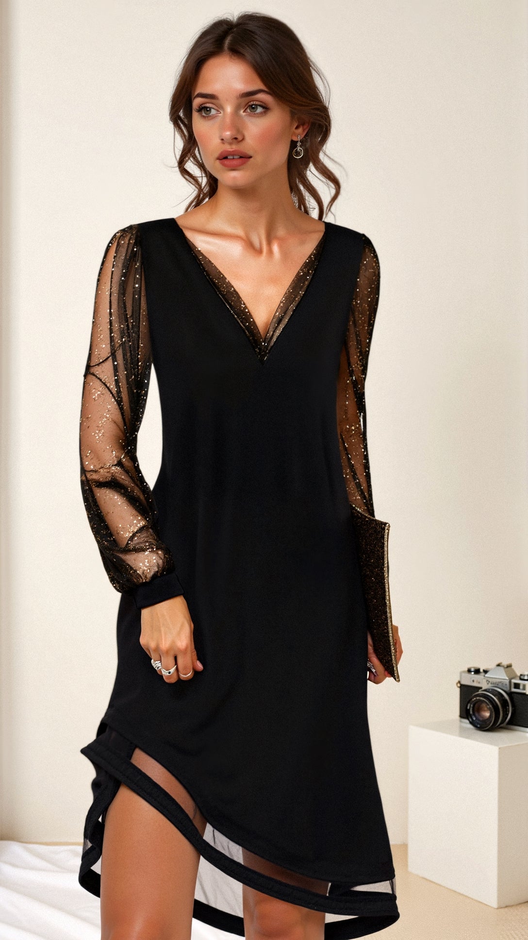 Calypso | Robe Mini Noire | Manches Pailletées