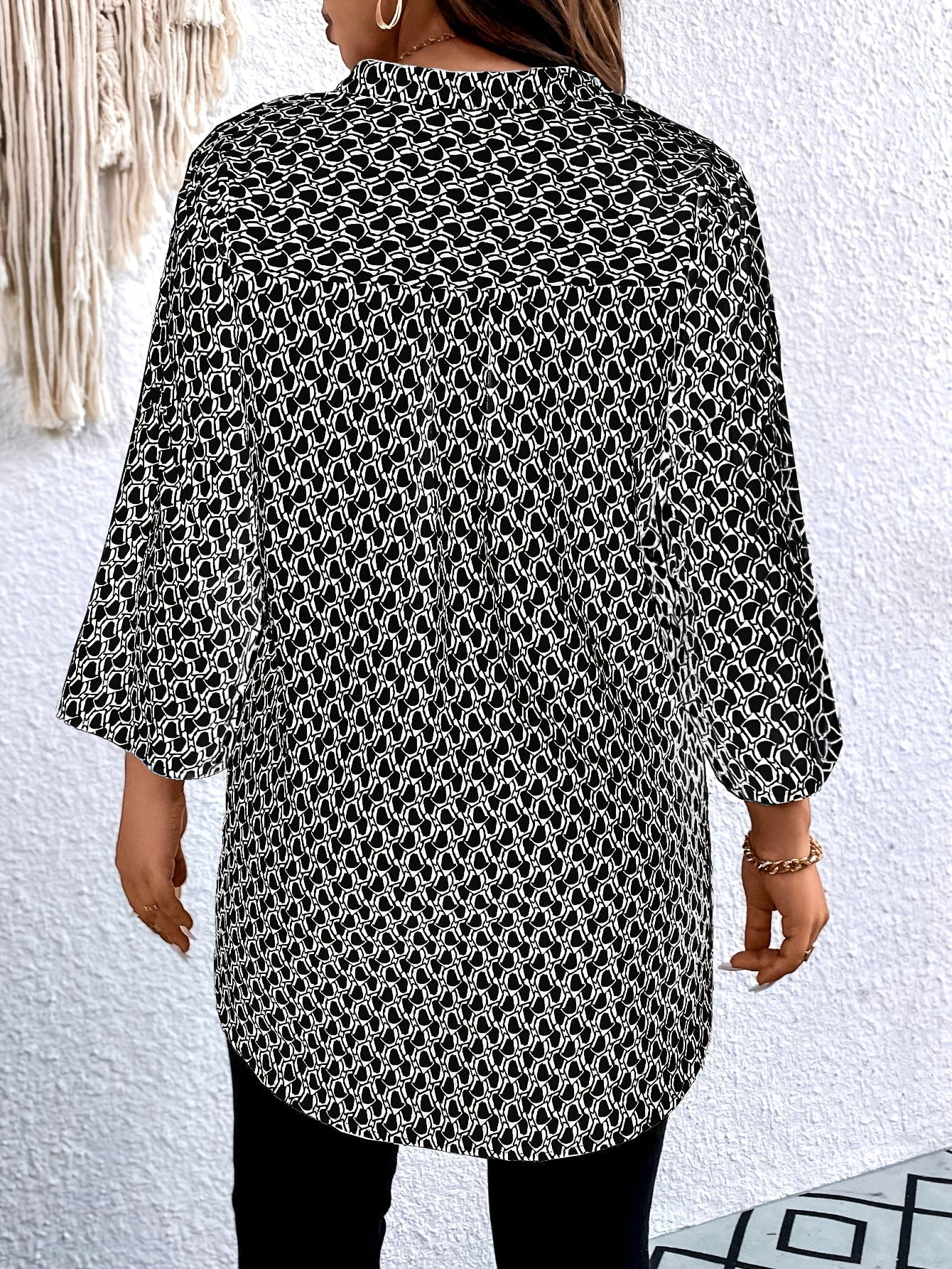 Zéphyrine | Blouse à col en V grande taille