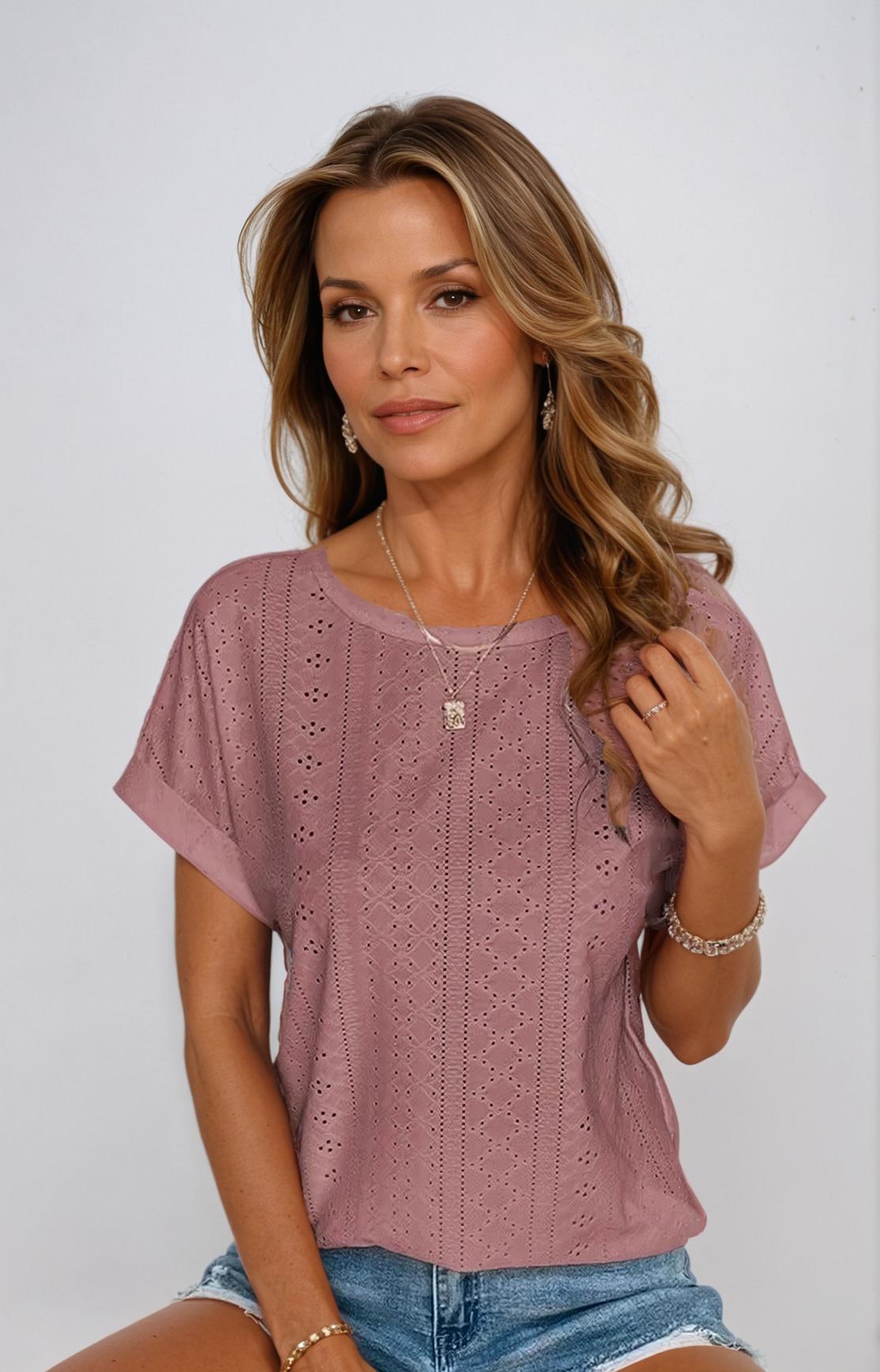 Manuela | Blouse À Œillets Pour Femme | De Nuit